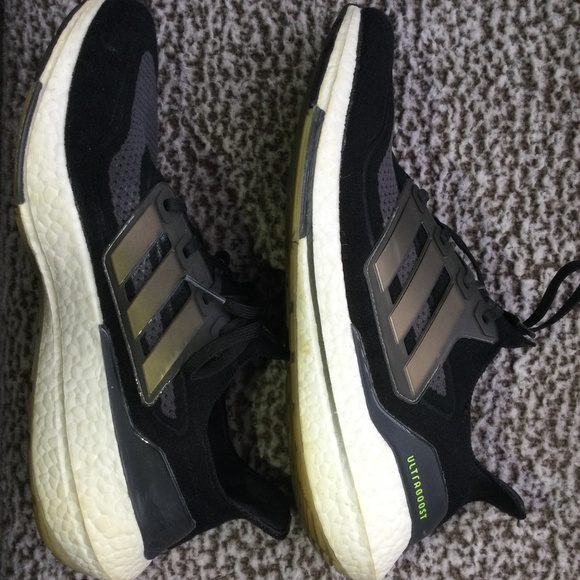 Adidas Ultra Boost 22 - Picture 5 of 7